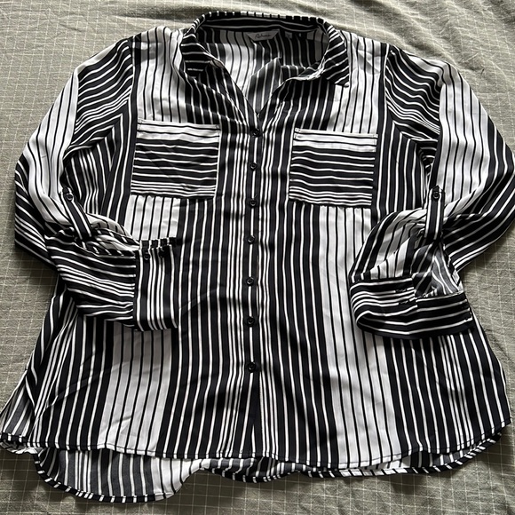 Reitmans black and white striped blouse, size 16 - Picture 1 of 3
